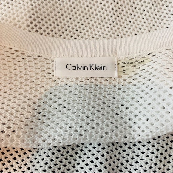 Calvin Klein / White Crochet Cropped Cardigan - Picture 7 of 8